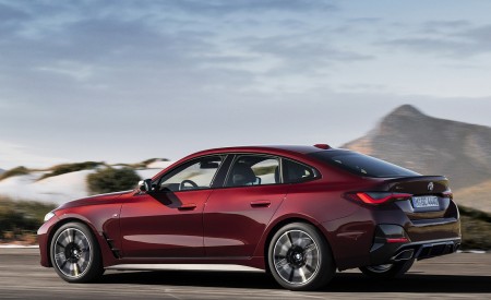 2022 BMW 4 Series M440i xDrive Gran Coupé Rear Three-Quarter Wallpapers 450x275 (113)