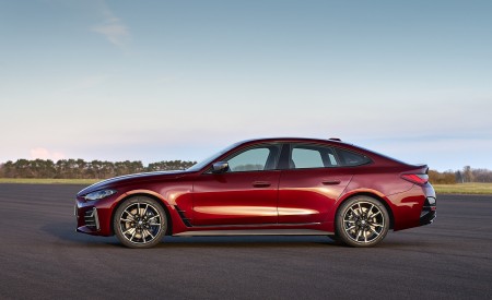2022 BMW 4 Series M440i xDrive Gran Coupé Side Wallpapers 450x275 (129)