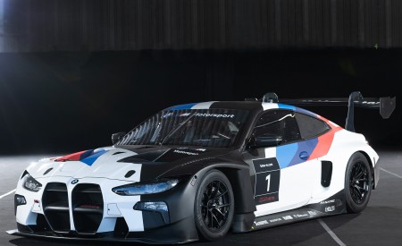 2022 BMW M4 GT3 Front Three-Quarter Wallpapers 450x275 (28)