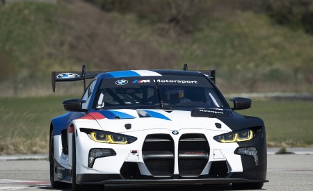 2022 BMW M4 GT3 Front Wallpapers 450x275 (2)