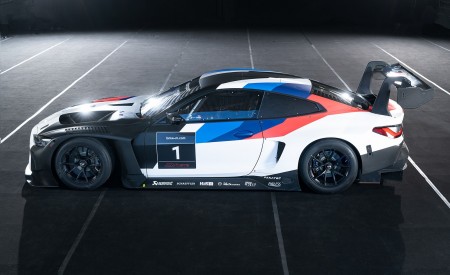 2022 BMW M4 GT3 Side Wallpapers 450x275 (33)