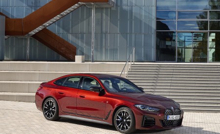 2022 BMW M440i xDrive Gran Coupe (Color: Aventurine Red) Front Three-Quarter Wallpapers 450x275 (51)