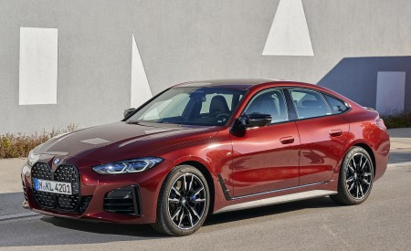 2022 BMW M440i xDrive Gran Coupe (Color: Aventurine Red) Front Three-Quarter Wallpapers 450x275 (45)