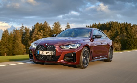 2022 BMW M440i xDrive Gran Coupe (Color: Aventurine Red) Front Three-Quarter Wallpapers 450x275 (16)