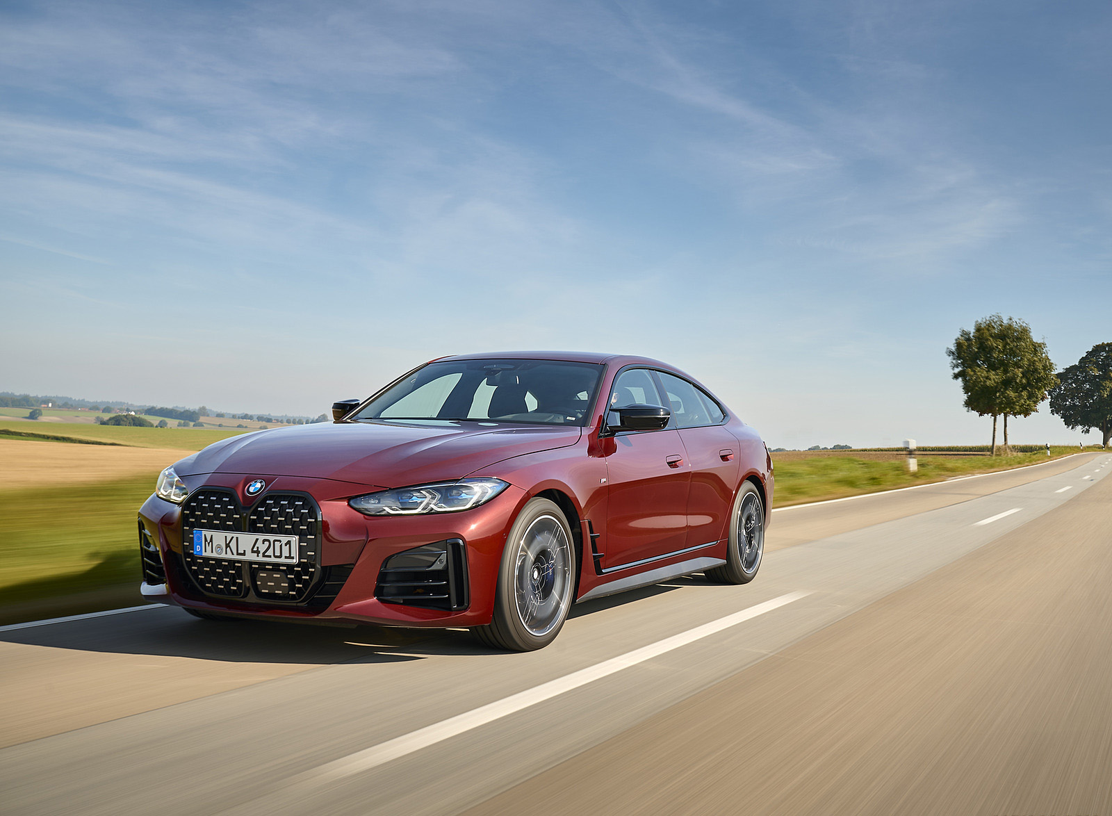 2022 BMW M440i xDrive Gran Coupe (Color: Aventurine Red) Front Three-Quarter Wallpapers (4)