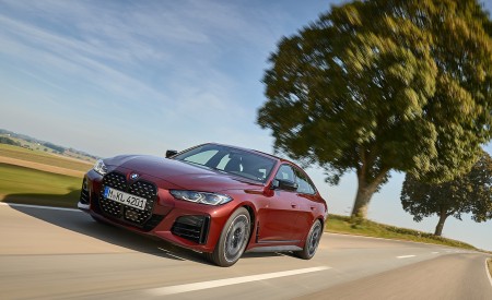 2022 BMW M440i xDrive Gran Coupe (Color: Aventurine Red) Front Three-Quarter Wallpapers 450x275 (5)