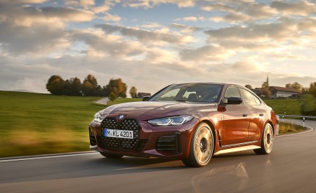 2022 BMW M440i xDrive Gran Coupe (Color: Aventurine Red) Front Three-Quarter Wallpapers 450x275 (24)