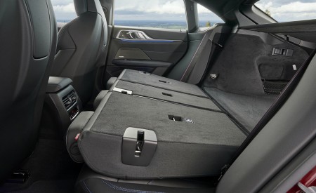 2022 BMW M440i xDrive Gran Coupe (Color: Aventurine Red) Interior Rear Seats Wallpapers 450x275 (103)