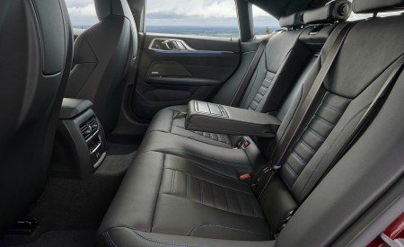 2022 BMW M440i xDrive Gran Coupe (Color: Aventurine Red) Interior Rear Seats Wallpapers 450x275 (104)