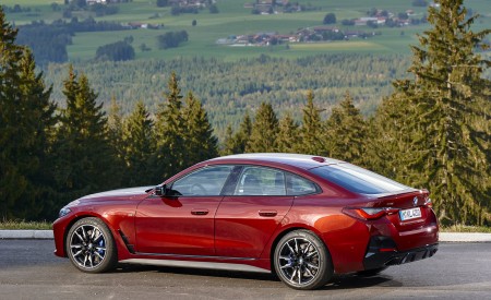 2022 BMW M440i xDrive Gran Coupe (Color: Aventurine Red) Rear Three-Quarter Wallpapers 450x275 (71)
