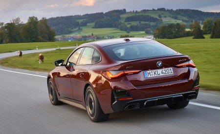 2022 BMW M440i xDrive Gran Coupe (Color: Aventurine Red) Rear Three-Quarter Wallpapers 450x275 (25)