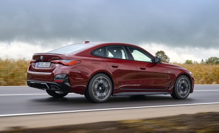 2022 BMW M440i xDrive Gran Coupe (Color: Aventurine Red) Rear Three-Quarter Wallpapers 450x275 (11)