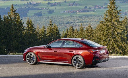 2022 BMW M440i xDrive Gran Coupe (Color: Aventurine Red) Side Wallpapers 450x275 (74)