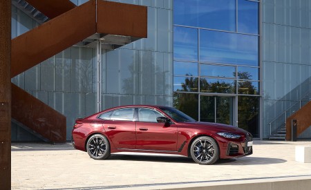 2022 BMW M440i xDrive Gran Coupe (Color: Aventurine Red) Side Wallpapers 450x275 (59)