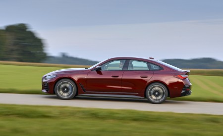 2022 BMW M440i xDrive Gran Coupe (Color: Aventurine Red) Side Wallpapers 450x275 (34)