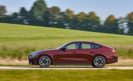 2022 BMW M440i xDrive Gran Coupe (Color: Aventurine Red) Side Wallpapers 450x275 (36)