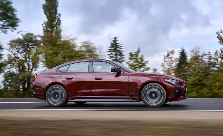 2022 BMW M440i xDrive Gran Coupe (Color: Aventurine Red) Side Wallpapers 450x275 (19)