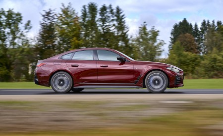 2022 BMW M440i xDrive Gran Coupe (Color: Aventurine Red) Side Wallpapers 450x275 (14)