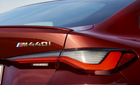 2022 BMW M440i xDrive Gran Coupe (Color: Aventurine Red) Tail Light Wallpapers 450x275 (82)