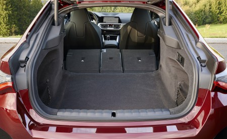2022 BMW M440i xDrive Gran Coupe (Color: Aventurine Red) Trunk Wallpapers 450x275 (107)