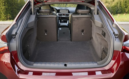 2022 BMW M440i xDrive Gran Coupe (Color: Aventurine Red) Trunk Wallpapers 450x275 (109)