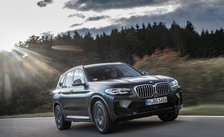 2022 BMW X3 Front Three-Quarter Wallpapers 450x275 (13)