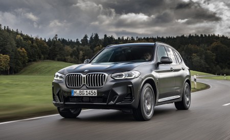 2022 BMW X3 Front Three-Quarter Wallpapers  450x275 (9)