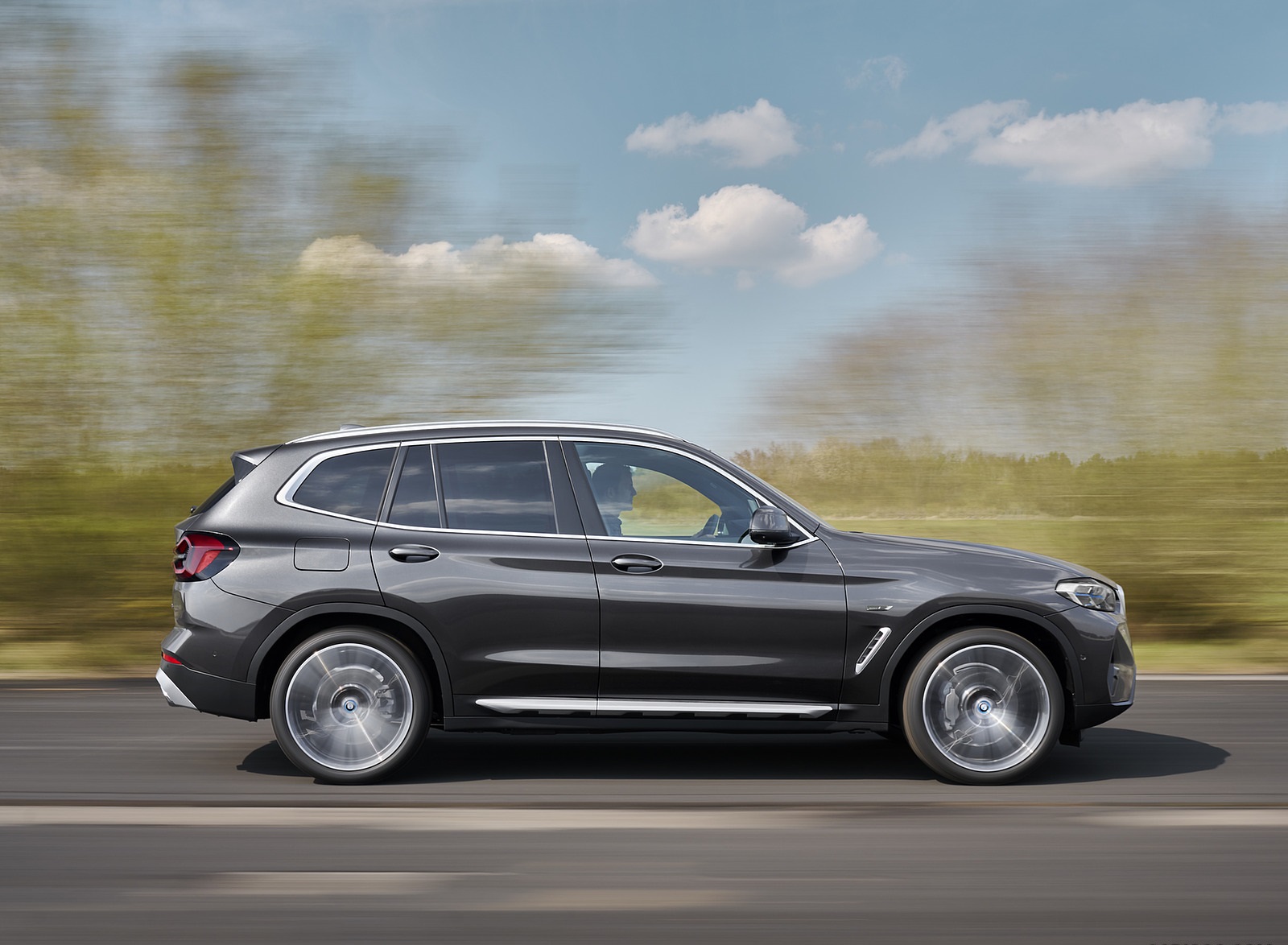 2022 BMW X3 xDrive 30e Side Wallpapers #6 of 97