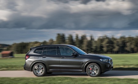 2022 BMW X3 Side Wallpapers 450x275 (16)