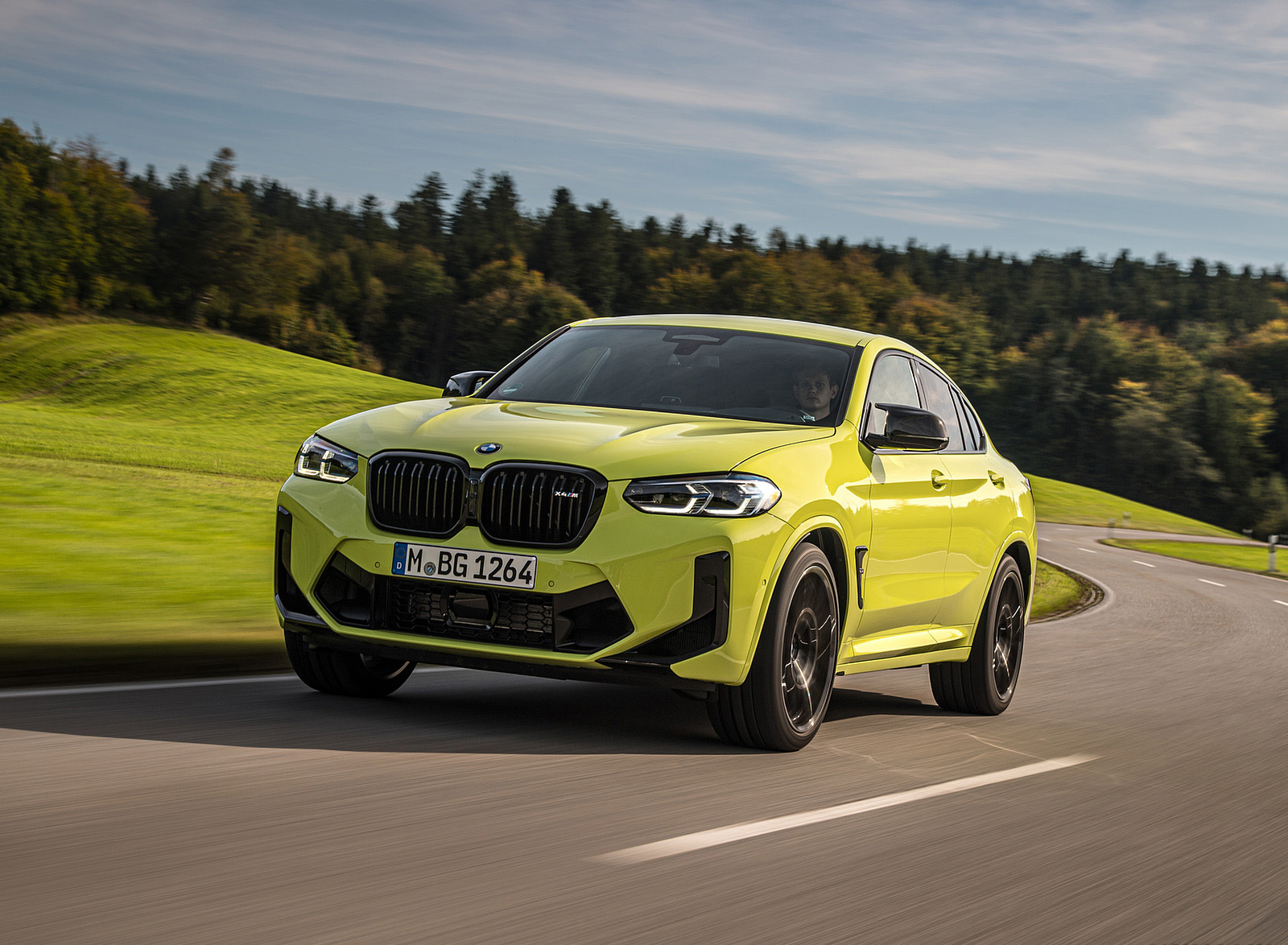 2022 BMW X4 M (Color: Sao Paulo Yellow) Front Three-Quarter Wallpapers (13)