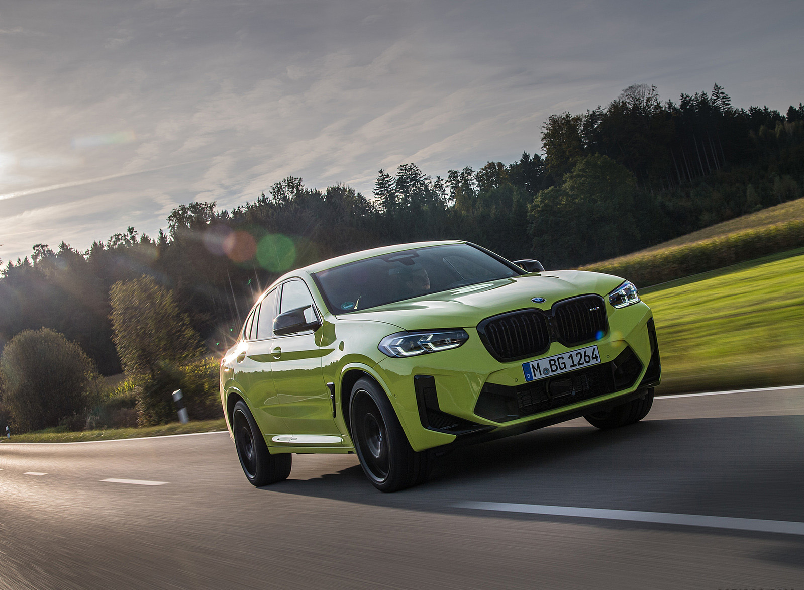 2022 BMW X4 M (Color: Sao Paulo Yellow) Front Three-Quarter Wallpapers (11)