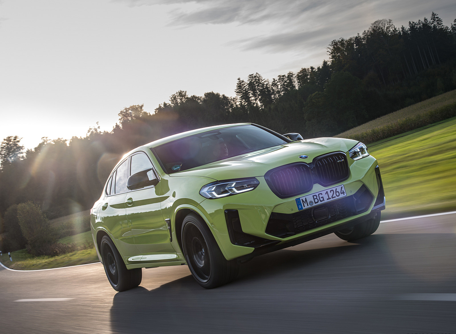 2022 BMW X4 M (Color: Sao Paulo Yellow) Front Three-Quarter Wallpapers (1)