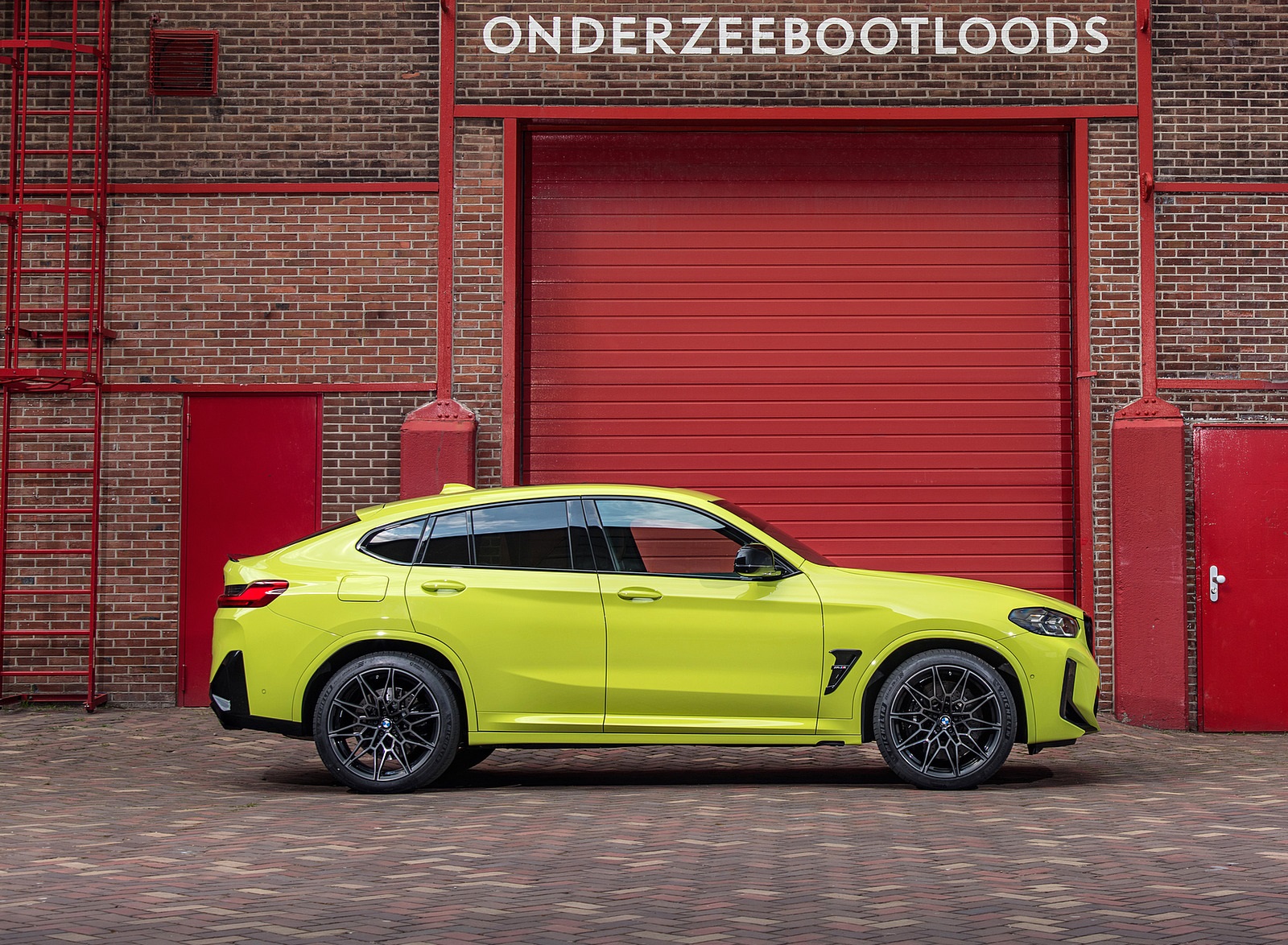 2022 BMW X4 M Competition Side Wallpapers #20 of 194