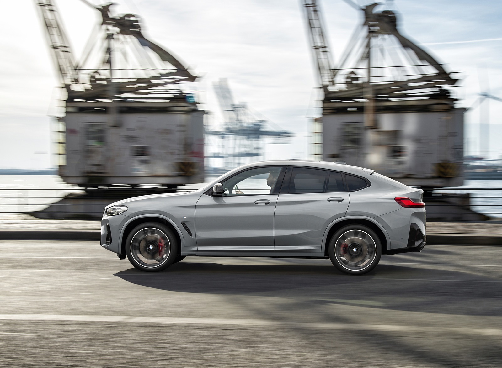 2022 BMW X4 M40i Side Wallpapers (11)