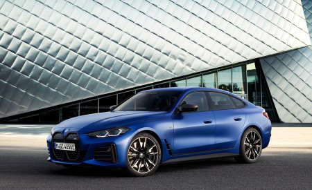 2022 BMW i4 M50 Front Three-Quarter Wallpapers 450x275 (8)