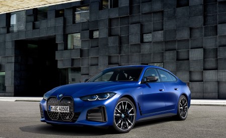 2022 BMW i4 M50 Front Three-Quarter Wallpapers 450x275 (3)