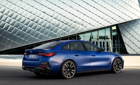 2022 BMW i4 M50 Rear Three-Quarter Wallpapers 450x275 (9)