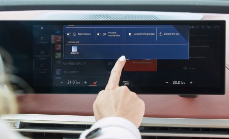 2022 BMW iX xDrive40 Central Console Wallpapers 450x275 (61)