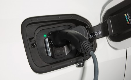 2022 BMW iX xDrive40 Charging Wallpapers 450x275 (56)