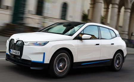 2022 BMW iX xDrive40 Front Three-Quarter Wallpapers  450x275 (18)