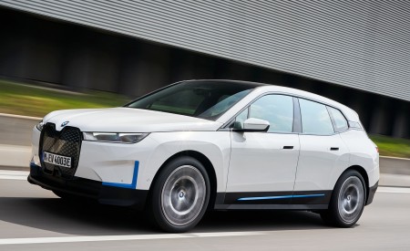 2022 BMW iX xDrive40 Front Three-Quarter Wallpapers  450x275 (11)