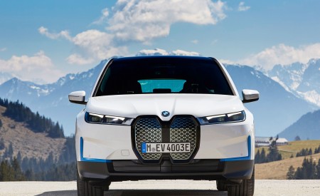 2022 BMW iX xDrive40 Front Wallpapers 450x275 (45)