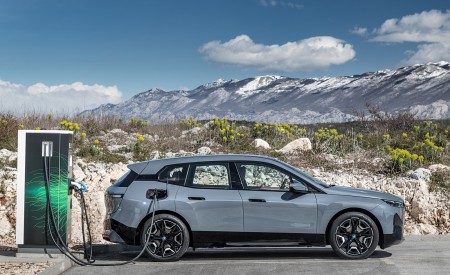 2022 BMW iX xDrive50 Charging Wallpapers  450x275 (34)