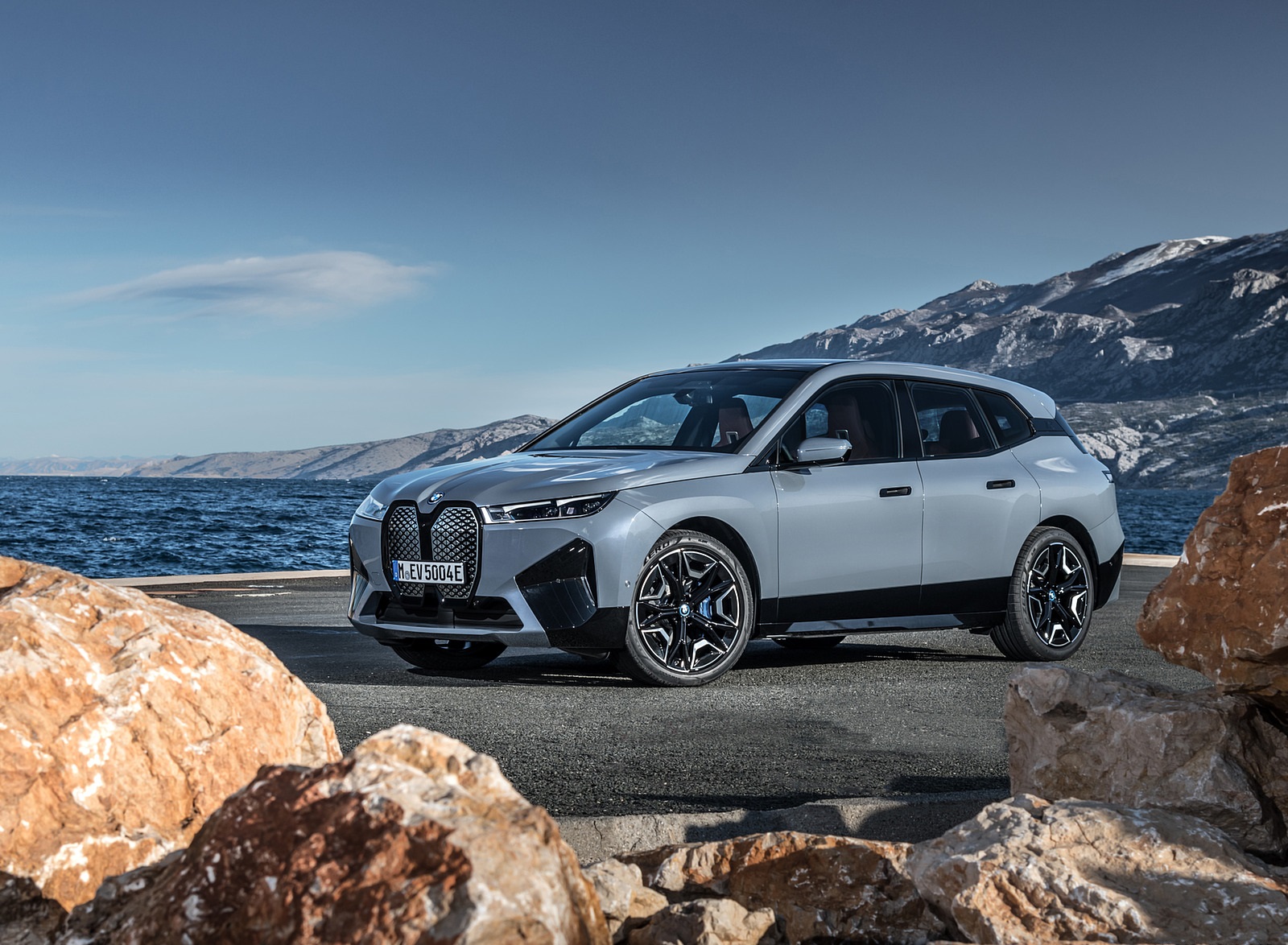 2022 BMW iX xDrive50 Front Three-Quarter Wallpapers #38 of 79