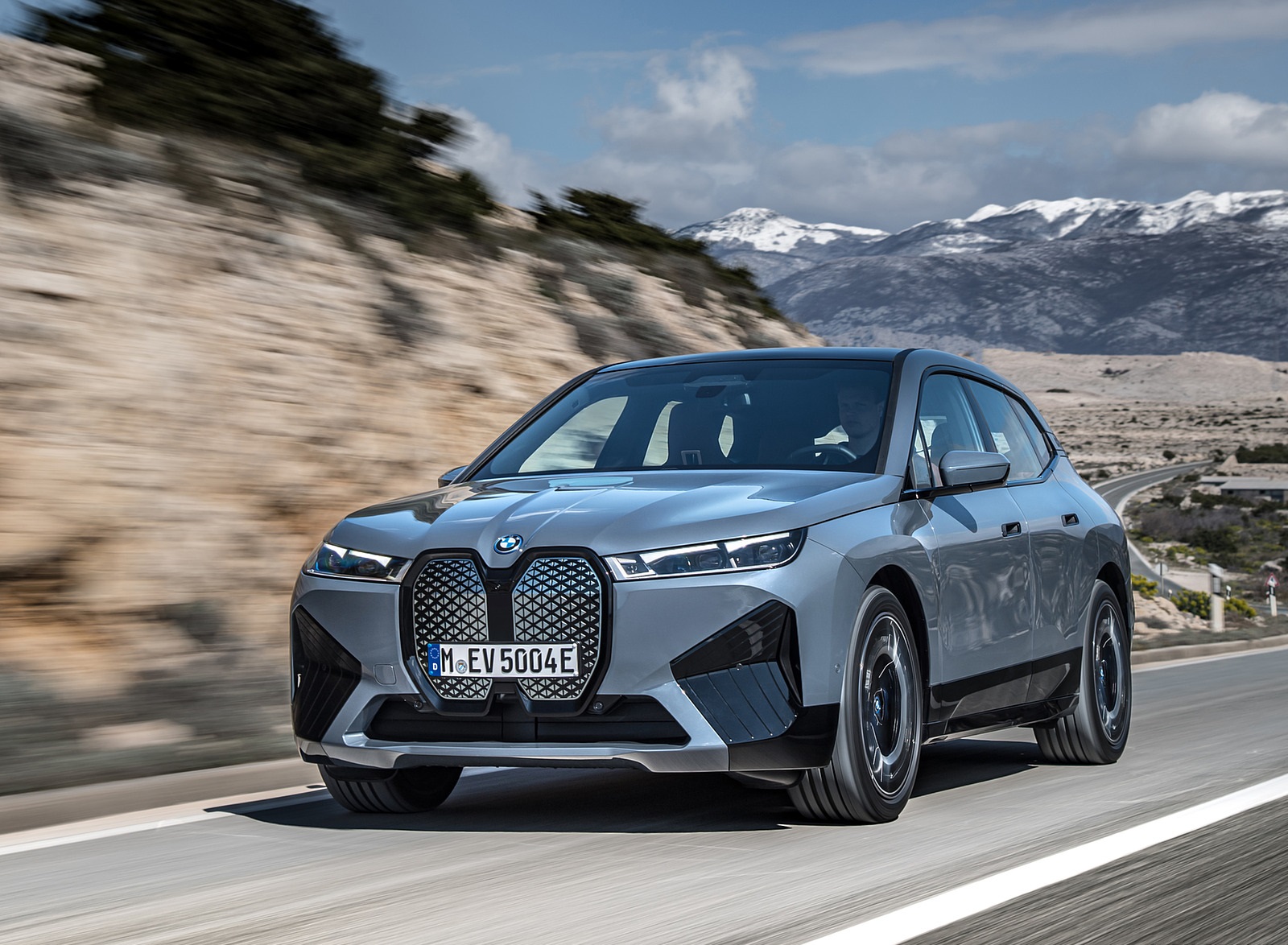 2022 BMW iX xDrive50 Front Three-Quarter Wallpapers  (13)