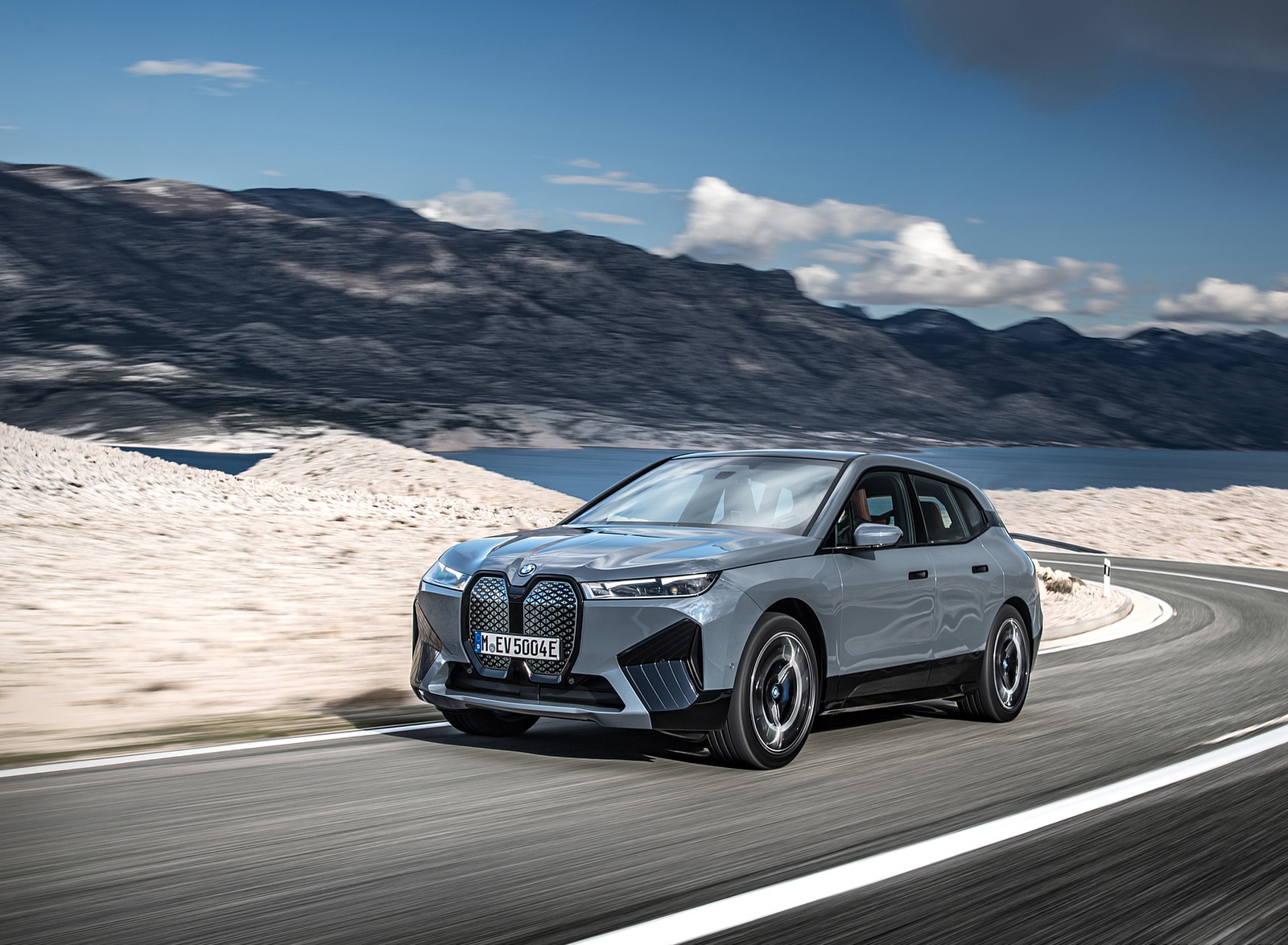 2022 BMW iX xDrive50 Front Three-Quarter Wallpapers (12)