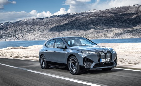 2022 BMW iX xDrive50 Front Three-Quarter Wallpapers  450x275 (4)