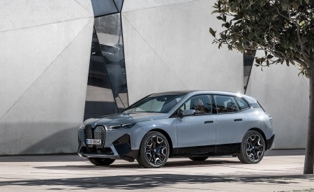 2022 BMW iX xDrive50 Front Three-Quarter Wallpapers 450x275 (46)