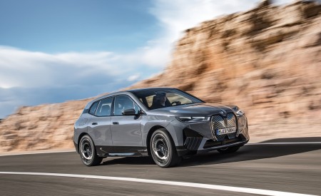 2022 BMW iX xDrive50 Front Three-Quarter Wallpapers 450x275 (14)