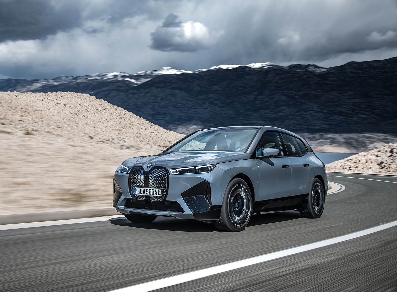 2022 BMW iX xDrive50 Front Three-Quarter Wallpapers (11)